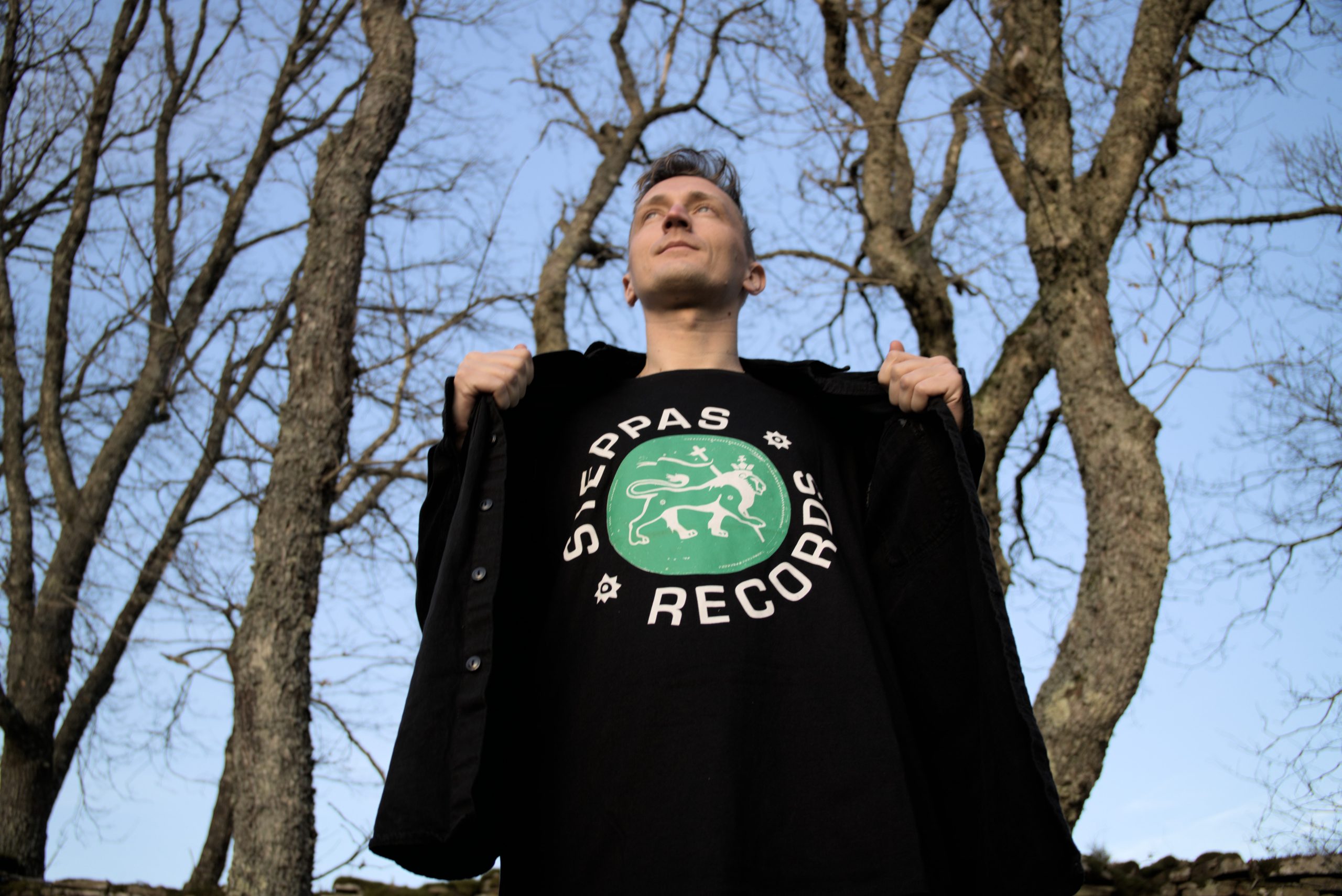 Steppas "Lion" Organic T-Shirt (Men's/Unisex) [GREEN ON BLACK]