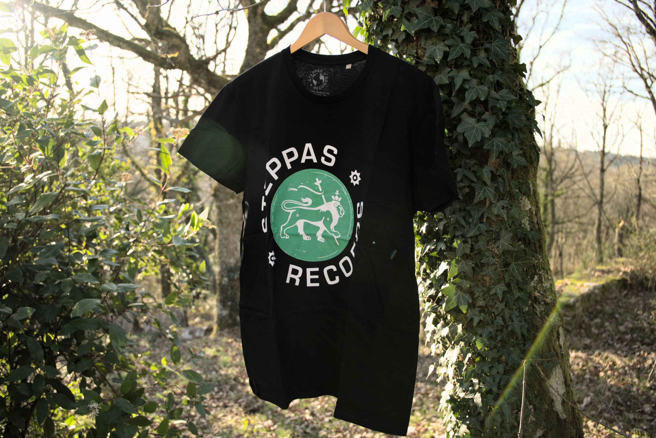 Steppas "Lion" Organic T-Shirt (Men's/Unisex) [GREEN ON BLACK]